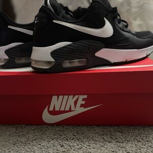 Nike Air Max Men's Black and White Sneakers